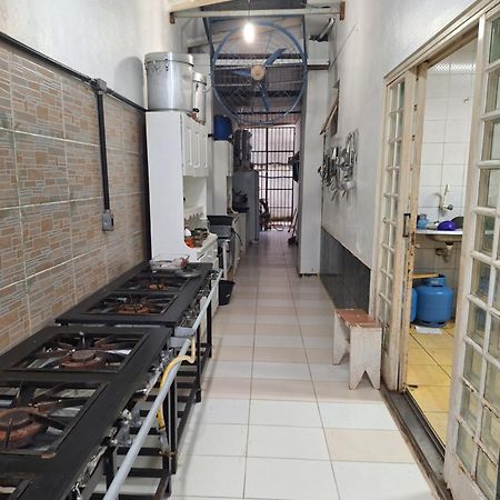 Quarto Triplo Com Banheiro Em Pousada E Restaurante Manaus Zewnętrze zdjęcie